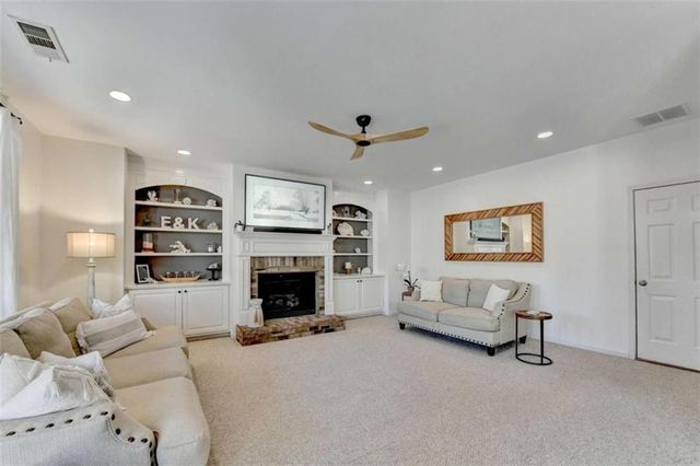 5932 Peacock Lane, Hoschton, GA 30548