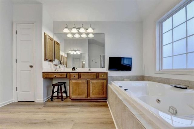 5932 Peacock Lane, Hoschton, GA 30548