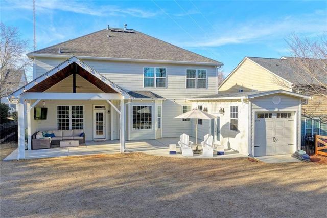 5932 Peacock Lane, Hoschton, GA 30548