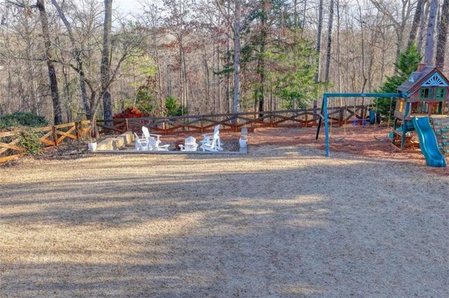 5932 Peacock Lane, Hoschton, GA 30548