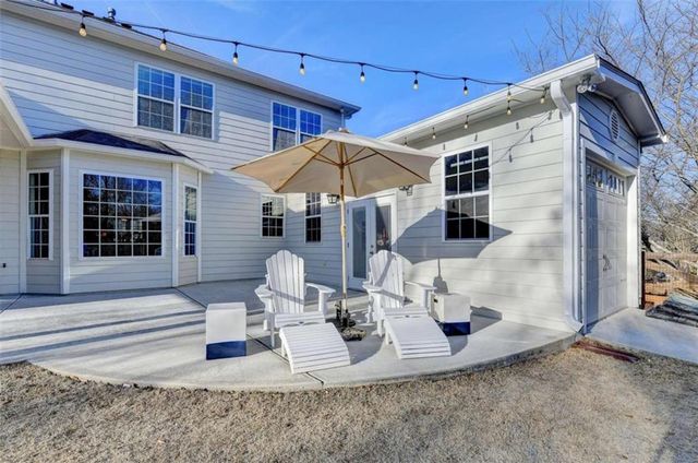 5932 Peacock Lane, Hoschton, GA 30548