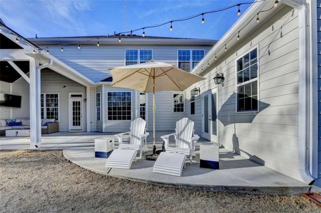 5932 Peacock Lane, Hoschton, GA 30548