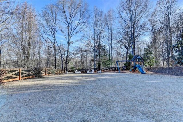 5932 Peacock Lane, Hoschton, GA 30548