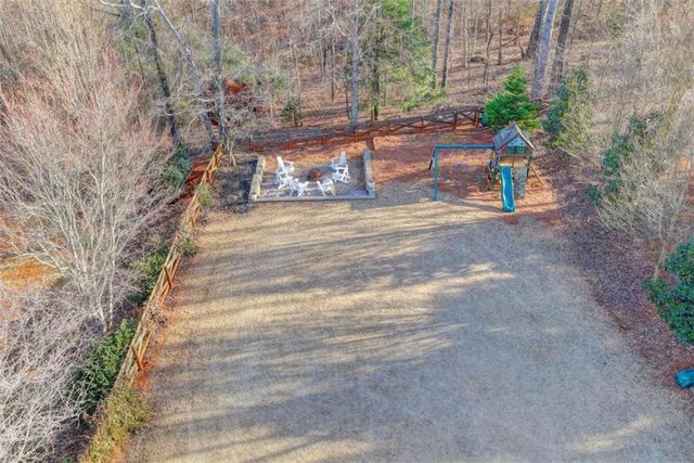 5932 Peacock Lane, Hoschton, GA 30548