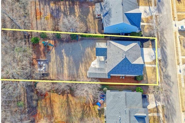 5932 Peacock Lane, Hoschton, GA 30548