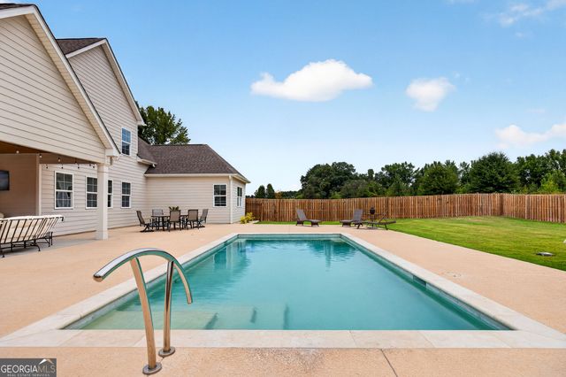 124 John C Hunter Road, Sharpsburg, GA 30277