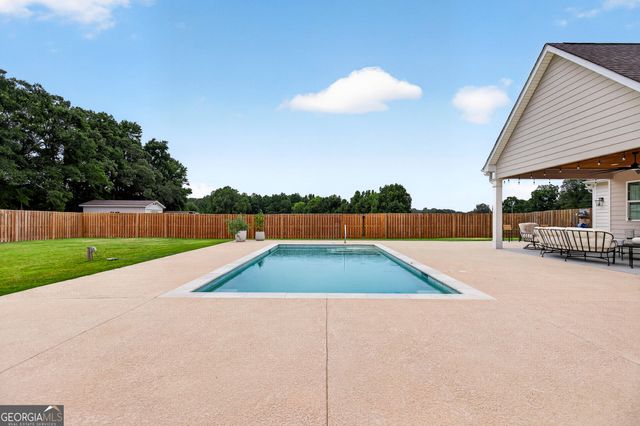 124 John C Hunter Road, Sharpsburg, GA 30277