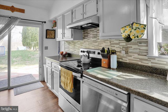 1506 MOUNT HOPE AVE, Pottsville, PA 17901