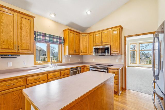 18045 39th Place N, Plymouth, MN 55446