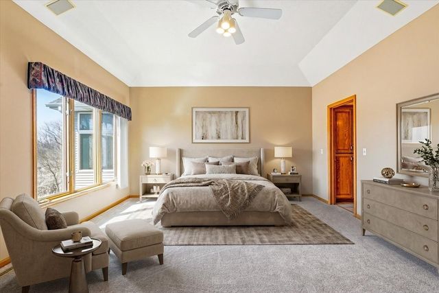 18045 39th Place N, Plymouth, MN 55446