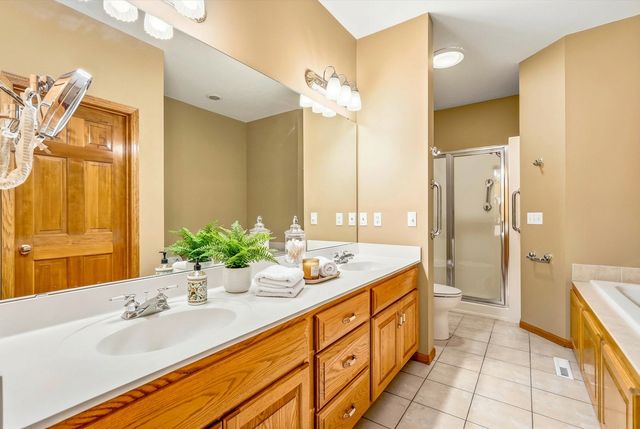 18045 39th Place N, Plymouth, MN 55446