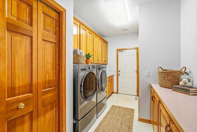 18045 39th Place N, Plymouth, MN 55446