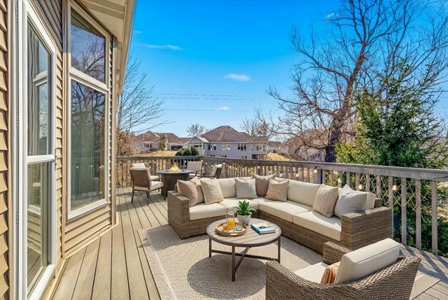 18045 39th Place N, Plymouth, MN 55446