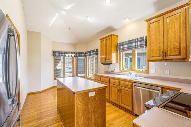 18045 39th Place N, Plymouth, MN 55446