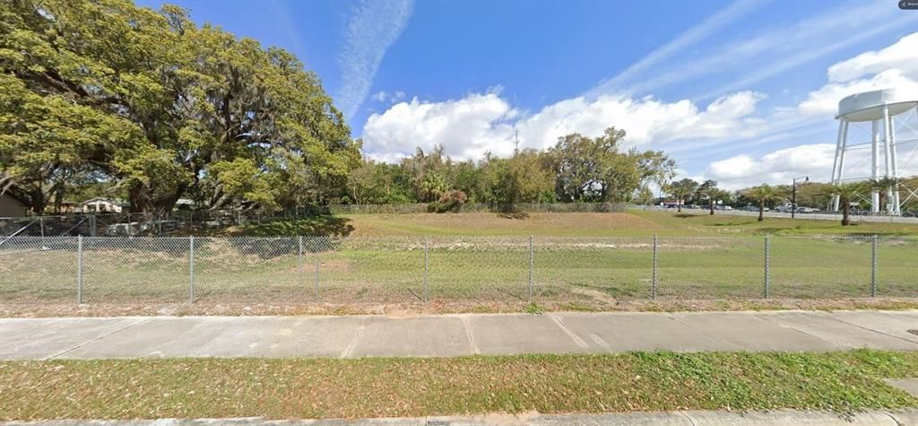1216 E MAIN STREET, Leesburg, FL 34748