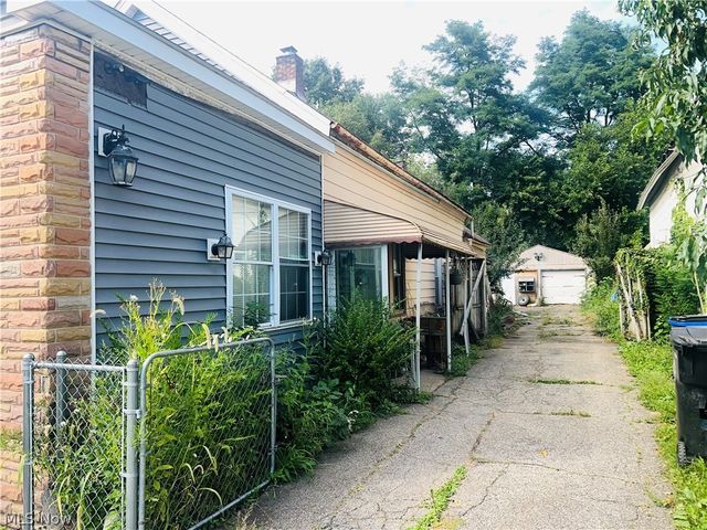 6307 Lansing Avenue, Cleveland, OH 44105
