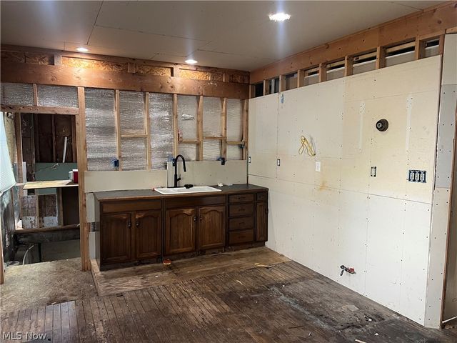 6307 Lansing Avenue, Cleveland, OH 44105