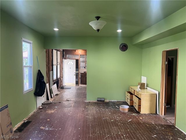 6307 Lansing Avenue, Cleveland, OH 44105