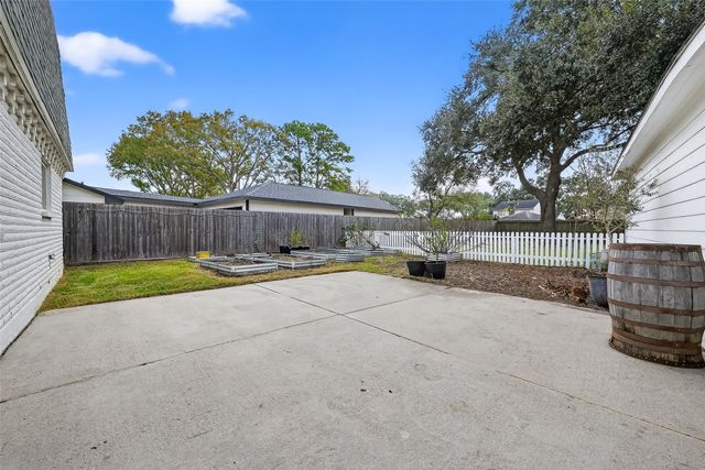 16117 Singapore Lane, Jersey Village, TX 77040
