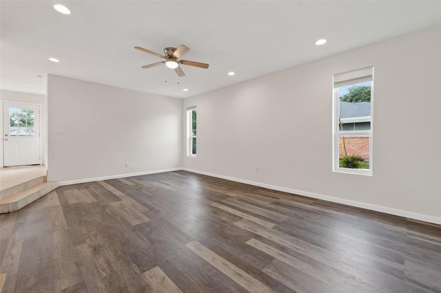 16117 Singapore Lane, Jersey Village, TX 77040