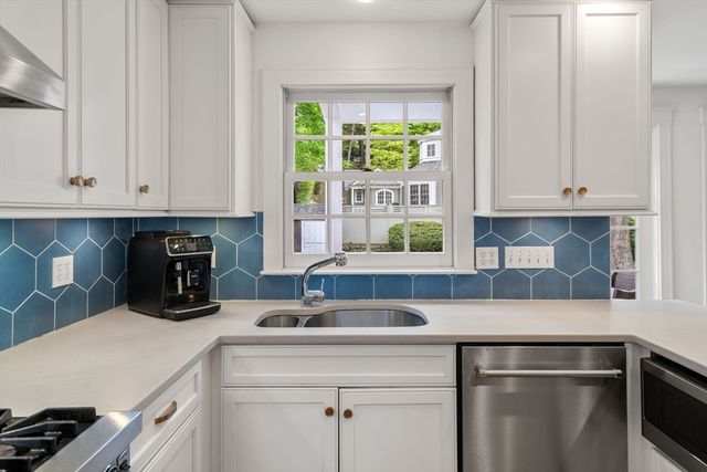 26 Berkshire Road, Newton, MA 02460