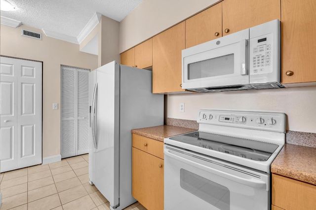 616 Clearwater Park Road 508, West Palm Beach, FL 33401