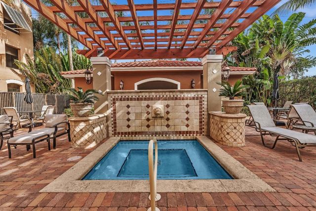 616 Clearwater Park Road 508, West Palm Beach, FL 33401