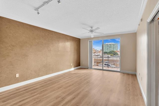 616 Clearwater Park Road 508, West Palm Beach, FL 33401