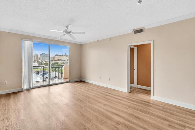 616 Clearwater Park Road 508, West Palm Beach, FL 33401