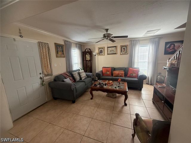 199 Leawood CIR, Naples, FL 34104