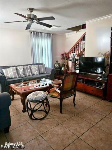 199 Leawood CIR, Naples, FL 34104