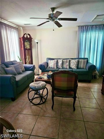 199 Leawood CIR, Naples, FL 34104