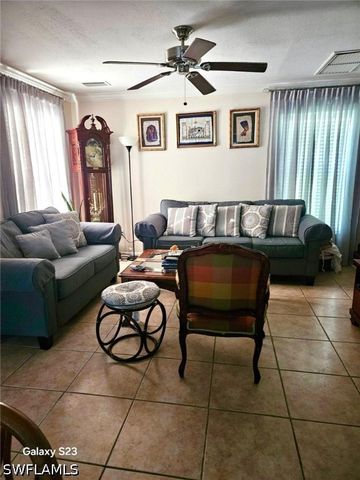 199 Leawood CIR, Naples, FL 34104