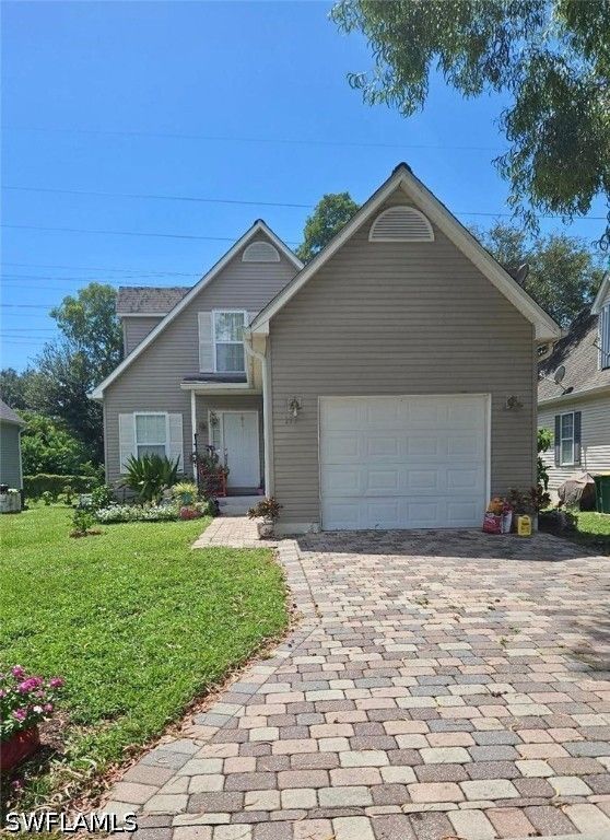 199 Leawood CIR, Naples, FL 34104