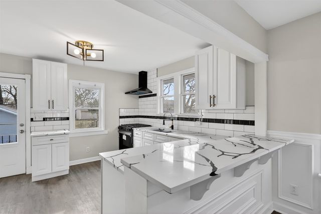 15661 State Street, South Holland, IL 60473