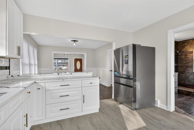 15661 State Street, South Holland, IL 60473