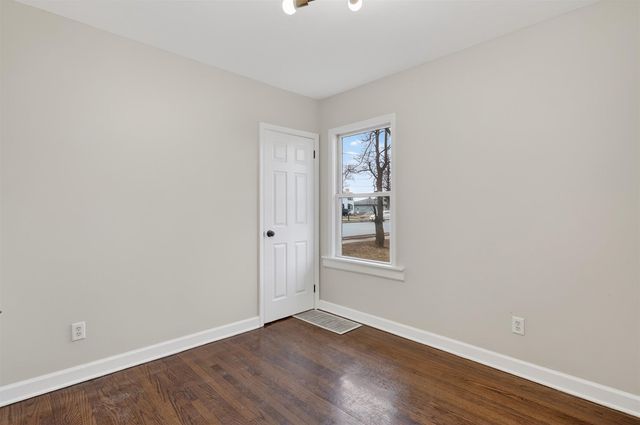 15661 State Street, South Holland, IL 60473