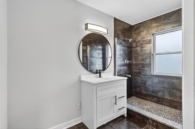 15661 State Street, South Holland, IL 60473