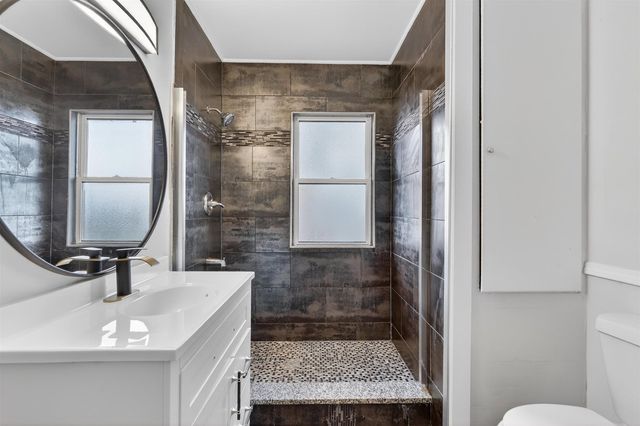 15661 State Street, South Holland, IL 60473