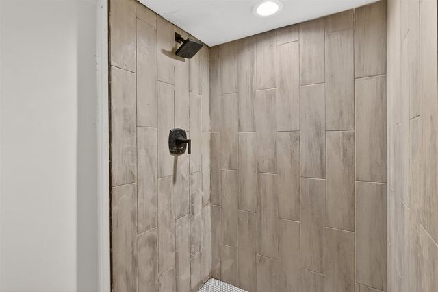 15661 State Street, South Holland, IL 60473