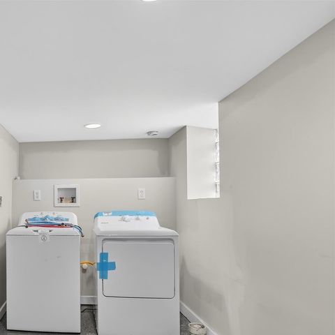 15661 State Street, South Holland, IL 60473