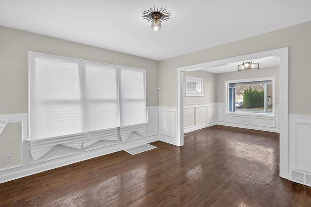 15661 State Street, South Holland, IL 60473