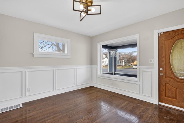 15661 State Street, South Holland, IL 60473