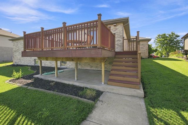 611 Edgewater Drive, Minooka, IL 60447