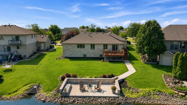 611 Edgewater Drive, Minooka, IL 60447