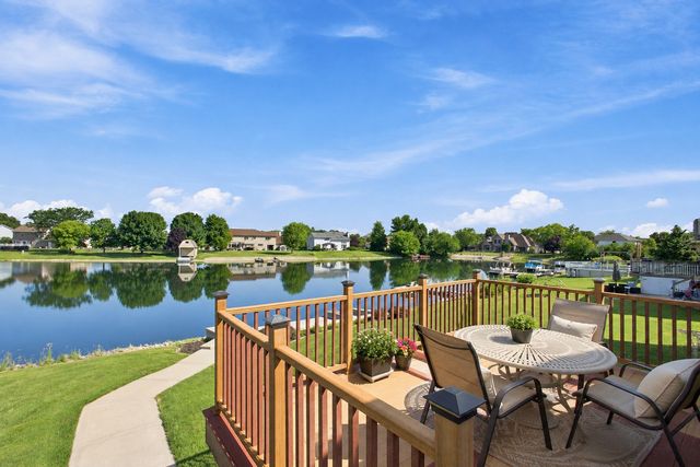 611 Edgewater Drive, Minooka, IL 60447
