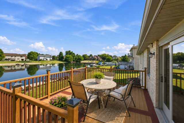 611 Edgewater Drive, Minooka, IL 60447