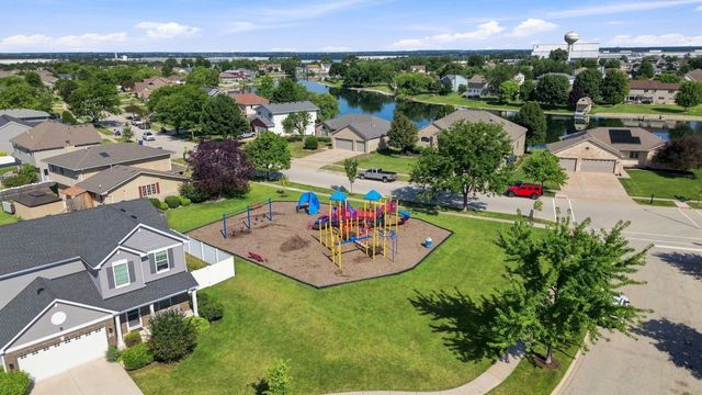 611 Edgewater Drive, Minooka, IL 60447