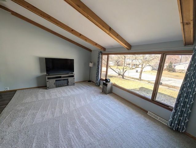 719 Lynne DRIVE, Waukesha, WI 53186