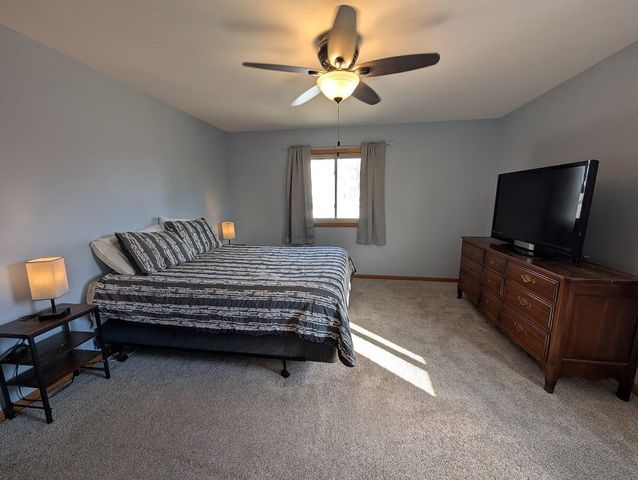 719 Lynne DRIVE, Waukesha, WI 53186